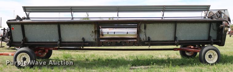 image for item DC7563 1981 Gleaner L2 combine