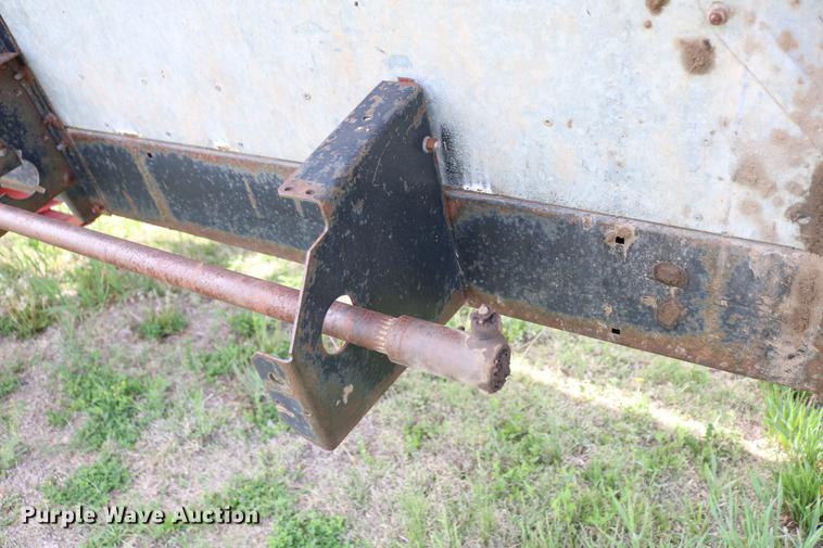 image for item DC7563 1981 Gleaner L2 combine