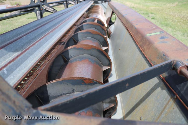 image for item DC7563 1981 Gleaner L2 combine