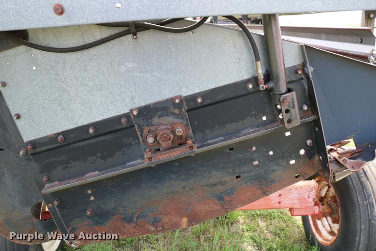 image for item DC7563 1981 Gleaner L2 combine