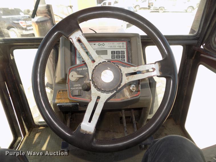 image for item DD2762 1987 Case IH 3594 MFWD tractor