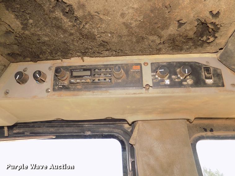 image for item DD2762 1987 Case IH 3594 MFWD tractor