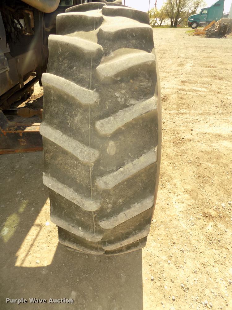 image for item DD2762 1987 Case IH 3594 MFWD tractor