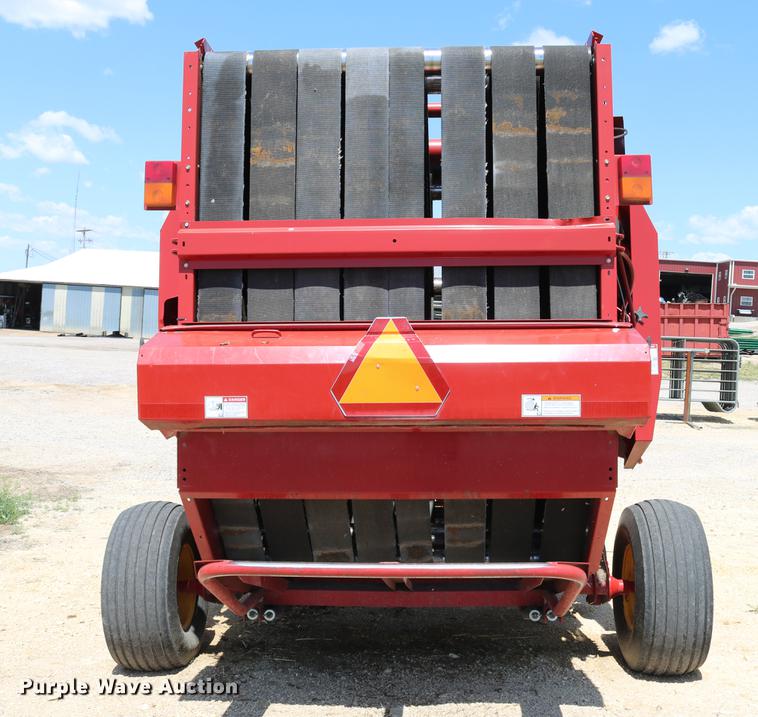 image for item DD4235 2009 New Holland BR7090 round baler