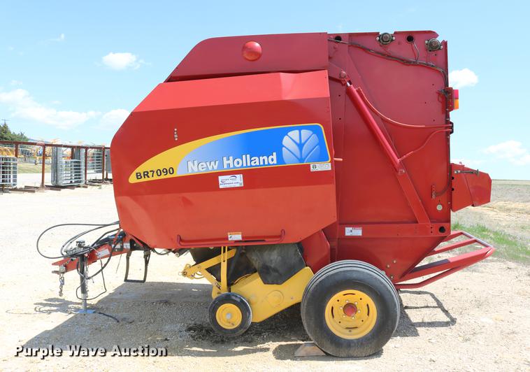 image for item DD4235 2009 New Holland BR7090 round baler