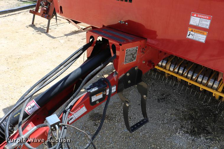 image for item DD4235 2009 New Holland BR7090 round baler