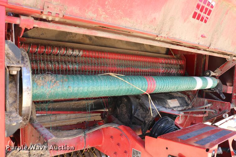 image for item DD4235 2009 New Holland BR7090 round baler