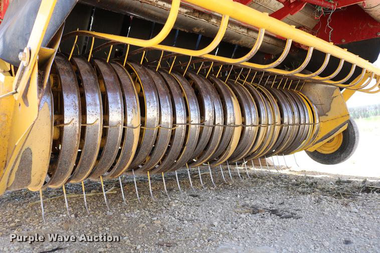 image for item DD4235 2009 New Holland BR7090 round baler