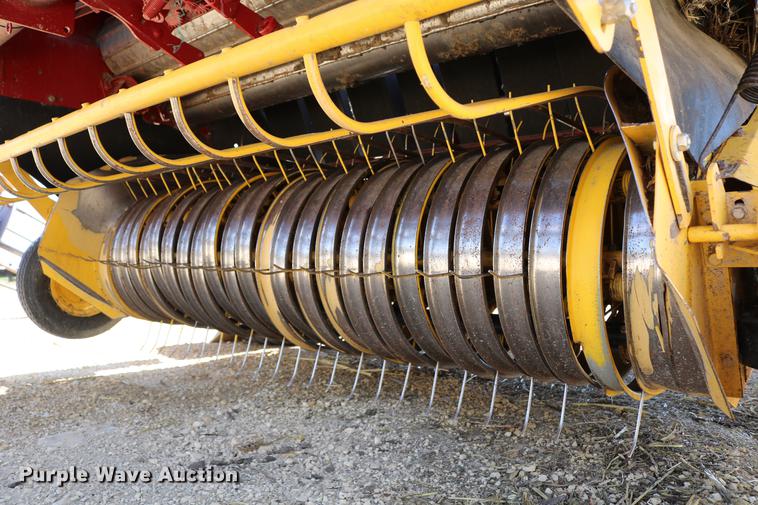 image for item DD4235 2009 New Holland BR7090 round baler