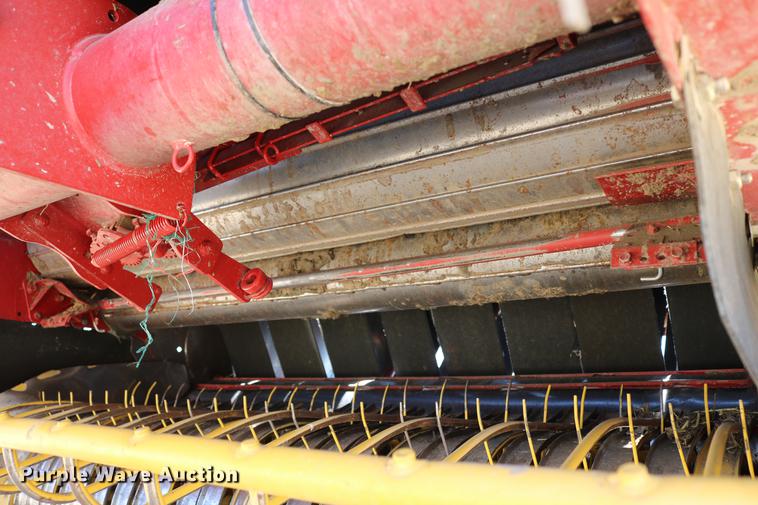 image for item DD4235 2009 New Holland BR7090 round baler