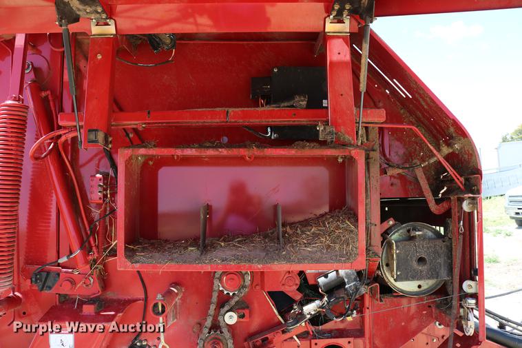 image for item DD4235 2009 New Holland BR7090 round baler