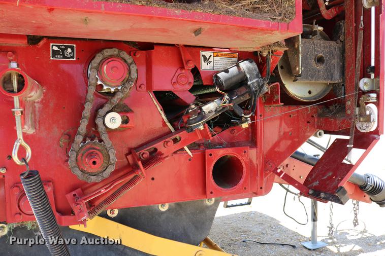 image for item DD4235 2009 New Holland BR7090 round baler