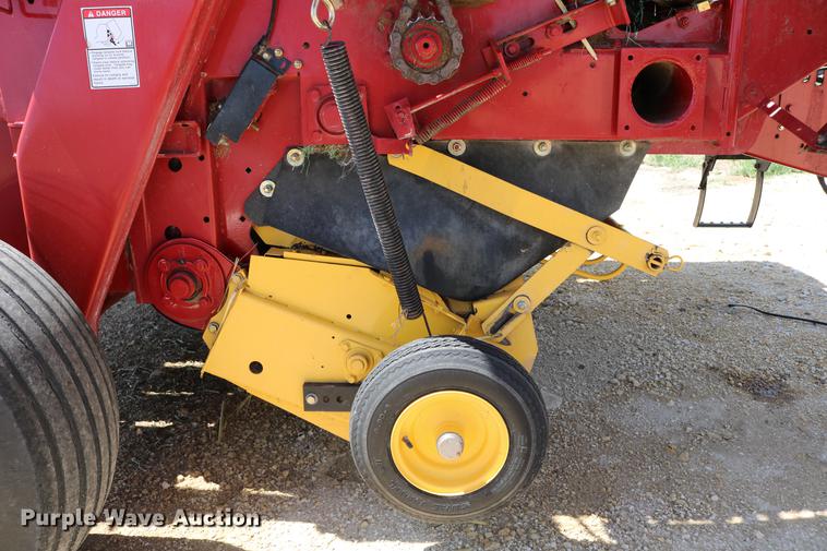 image for item DD4235 2009 New Holland BR7090 round baler