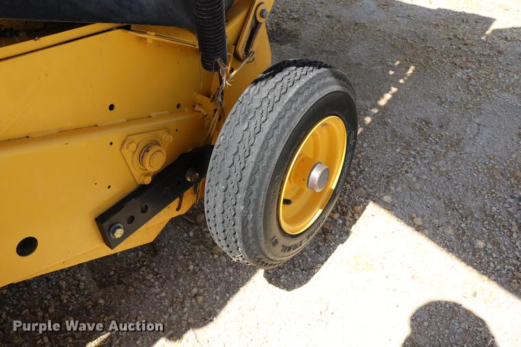 image for item DD4235 2009 New Holland BR7090 round baler