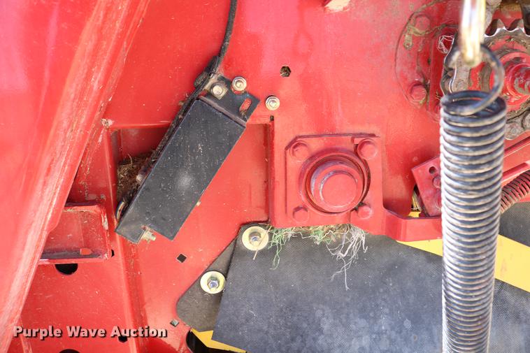 image for item DD4235 2009 New Holland BR7090 round baler