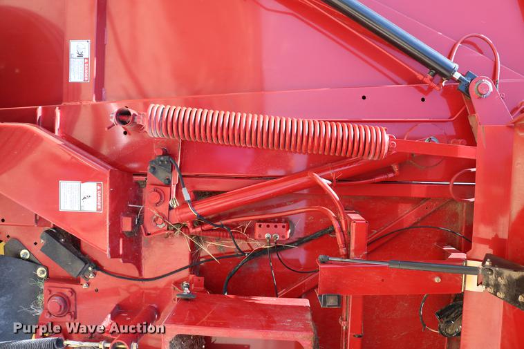 image for item DD4235 2009 New Holland BR7090 round baler