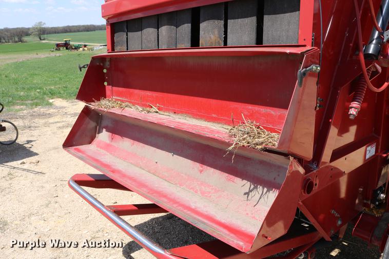 image for item DD4235 2009 New Holland BR7090 round baler