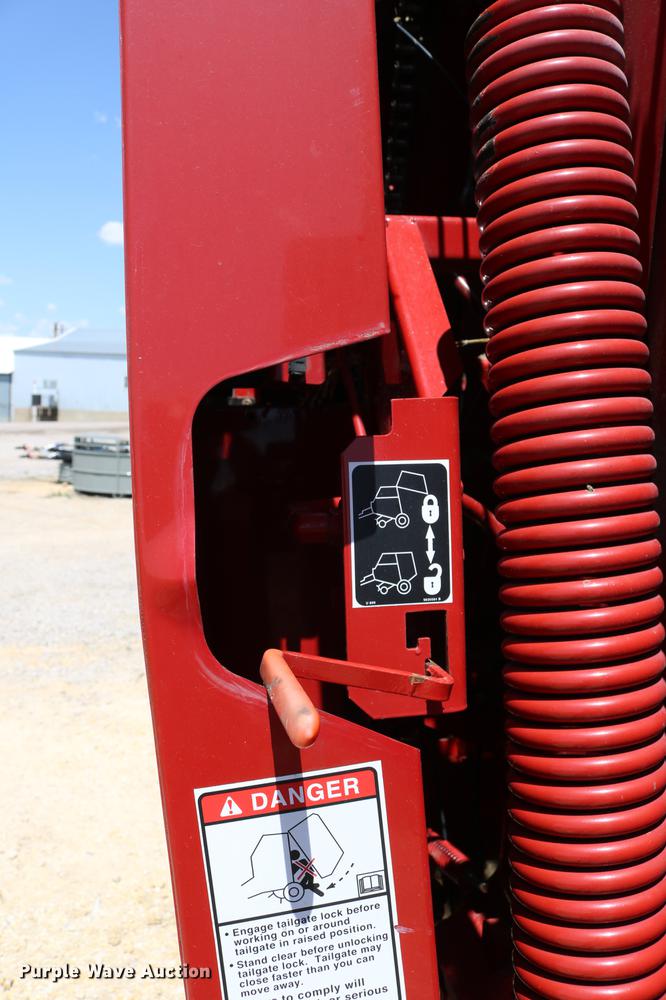 image for item DD4235 2009 New Holland BR7090 round baler