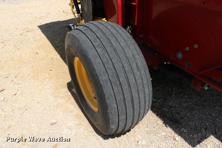 image for item DD4235 2009 New Holland BR7090 round baler
