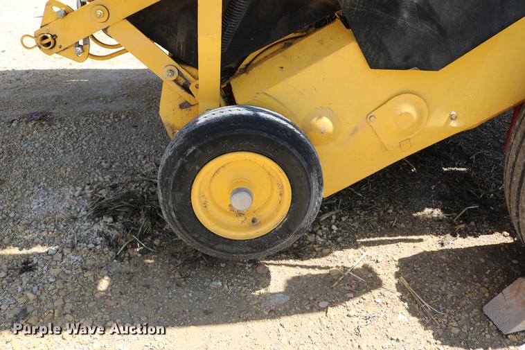 image for item DD4235 2009 New Holland BR7090 round baler