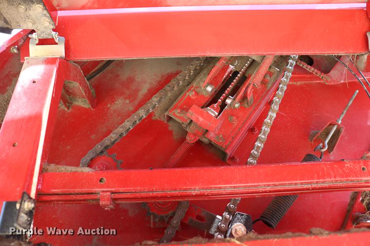 image for item DD4235 2009 New Holland BR7090 round baler