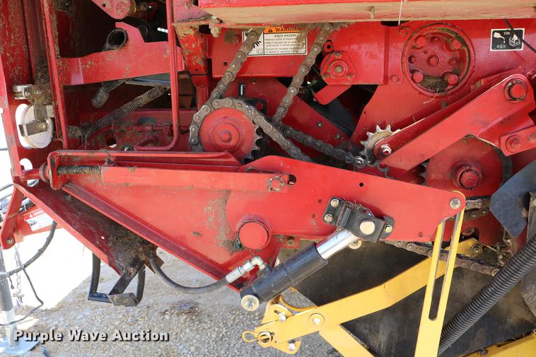 image for item DD4235 2009 New Holland BR7090 round baler