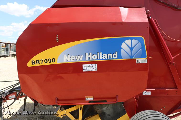 image for item DD4235 2009 New Holland BR7090 round baler