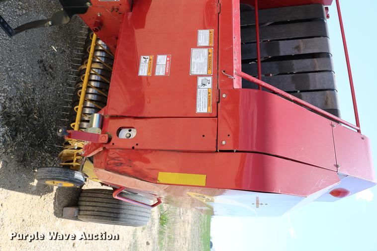 image for item DD4235 2009 New Holland BR7090 round baler