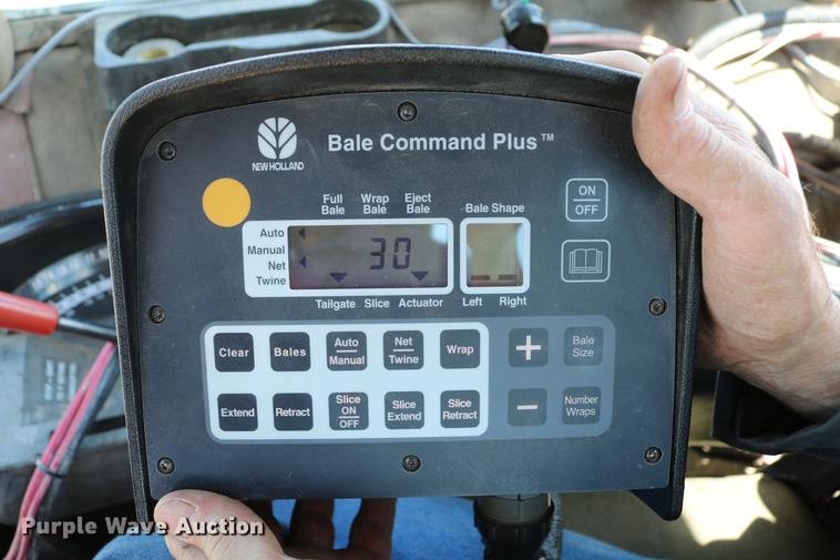 image for item DD4235 2009 New Holland BR7090 round baler