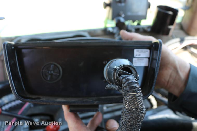 image for item DD4235 2009 New Holland BR7090 round baler