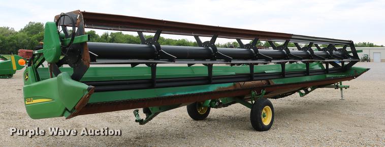 image for item DD4252 2007 John Deere 936D draper head