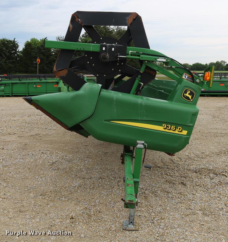 image for item DD4252 2007 John Deere 936D draper head