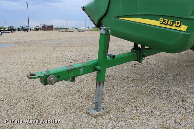 image for item DD4252 2007 John Deere 936D draper head