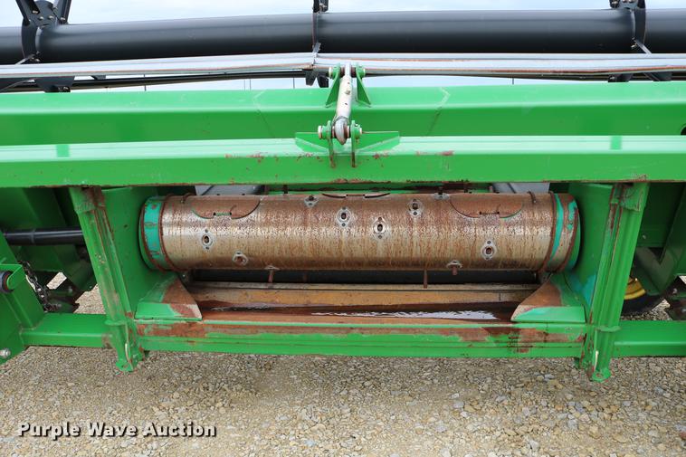 image for item DD4252 2007 John Deere 936D draper head
