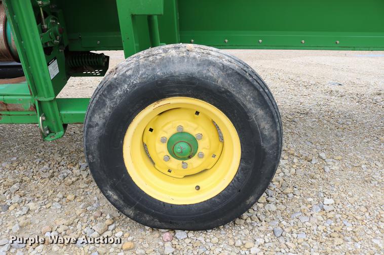 image for item DD4252 2007 John Deere 936D draper head