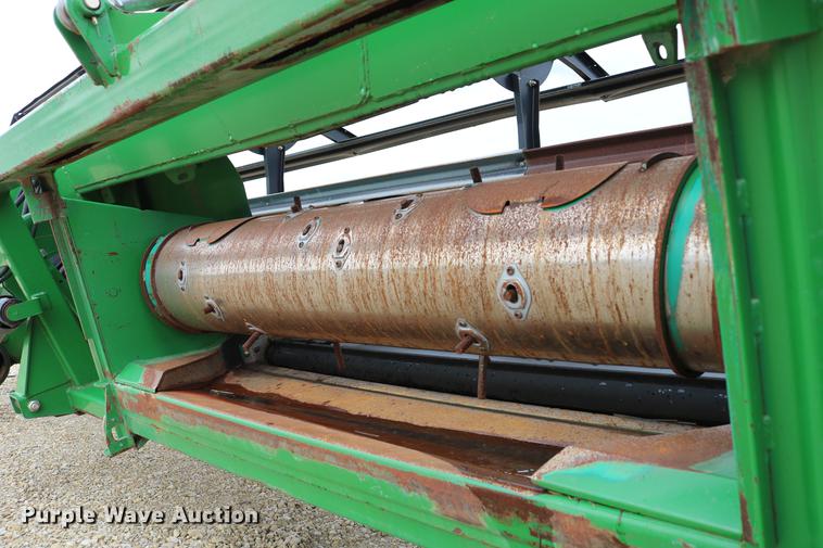 image for item DD4252 2007 John Deere 936D draper head