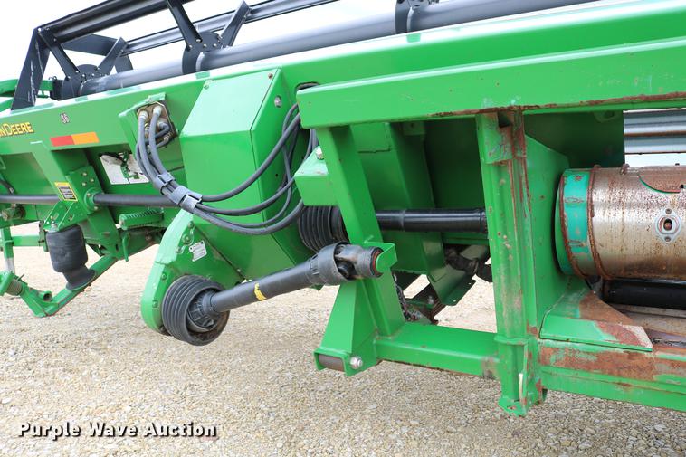 image for item DD4252 2007 John Deere 936D draper head