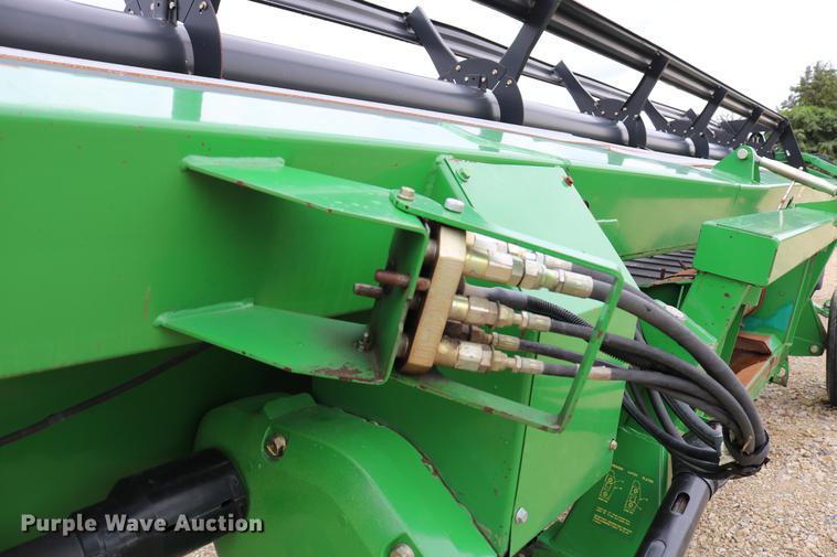 image for item DD4252 2007 John Deere 936D draper head