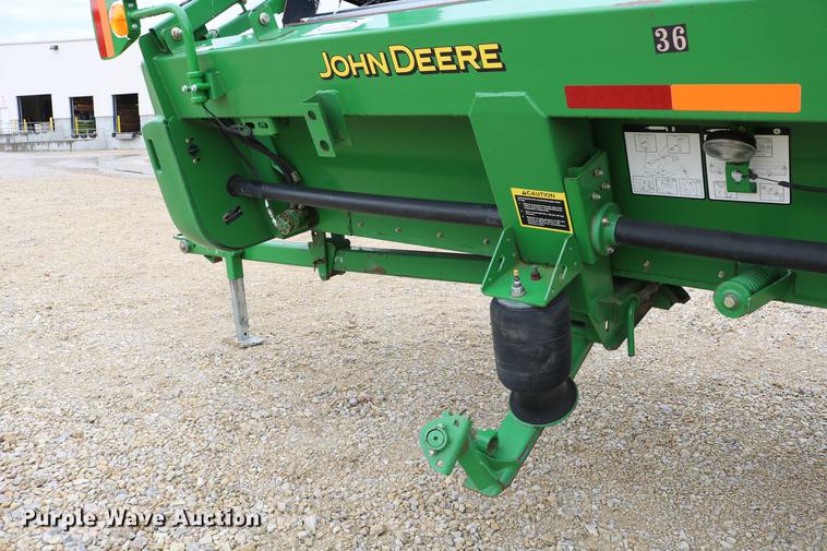 image for item DD4252 2007 John Deere 936D draper head