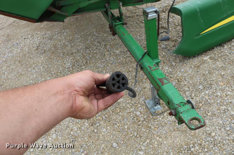 image for item DD4252 2007 John Deere 936D draper head