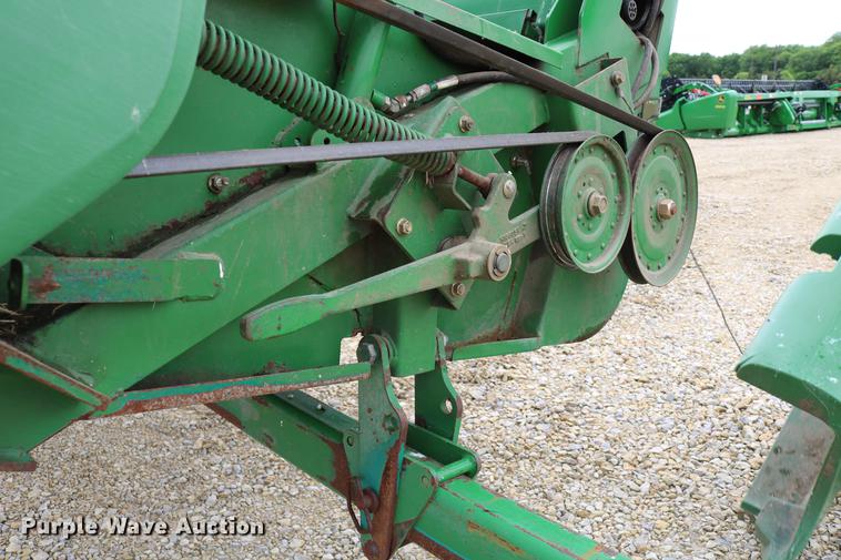 image for item DD4252 2007 John Deere 936D draper head