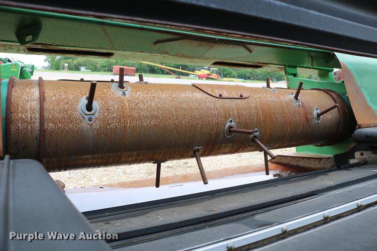 image for item DD4252 2007 John Deere 936D draper head