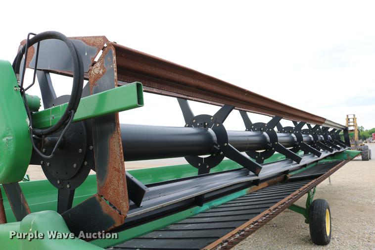image for item DD4252 2007 John Deere 936D draper head