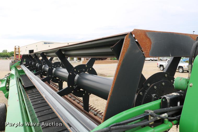 image for item DD4252 2007 John Deere 936D draper head