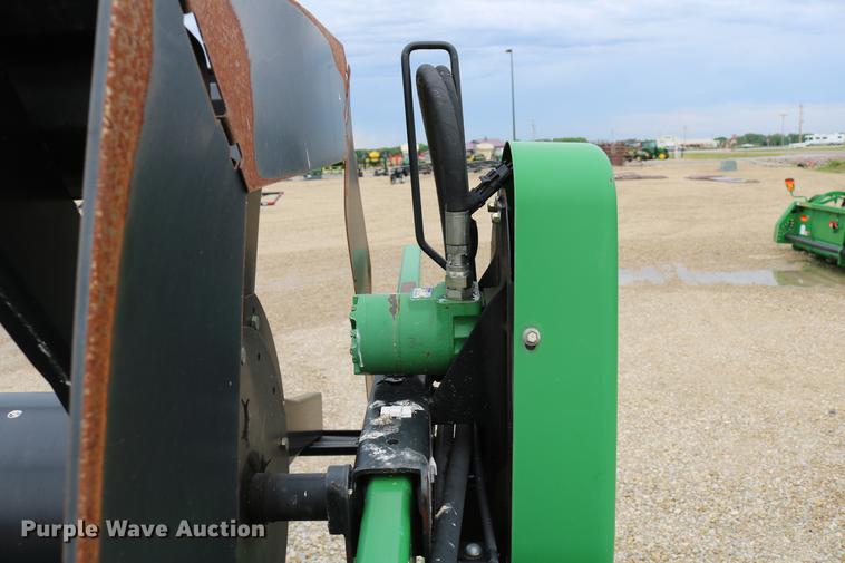 image for item DD4252 2007 John Deere 936D draper head