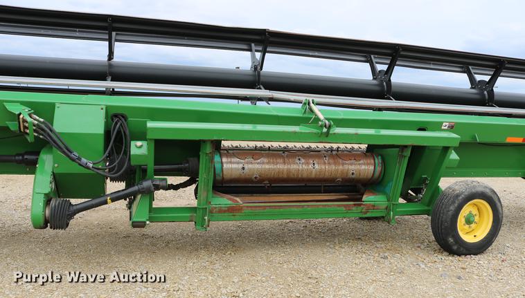 image for item DD4252 2007 John Deere 936D draper head