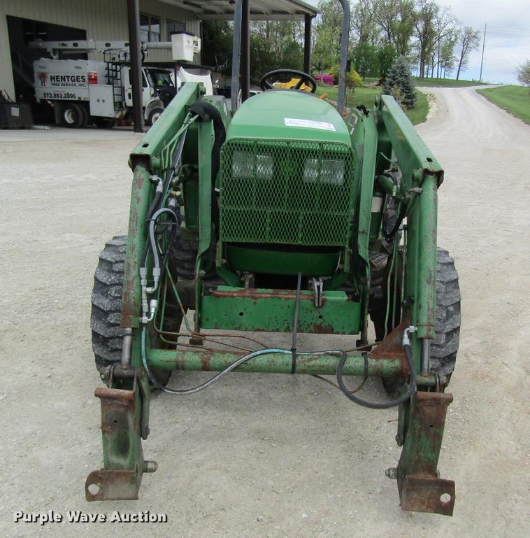 image for item DD8423 2000 John Deere 4600 tractor