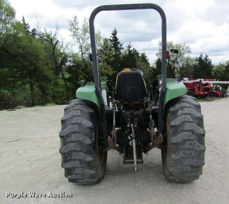 image for item DD8423 2000 John Deere 4600 tractor