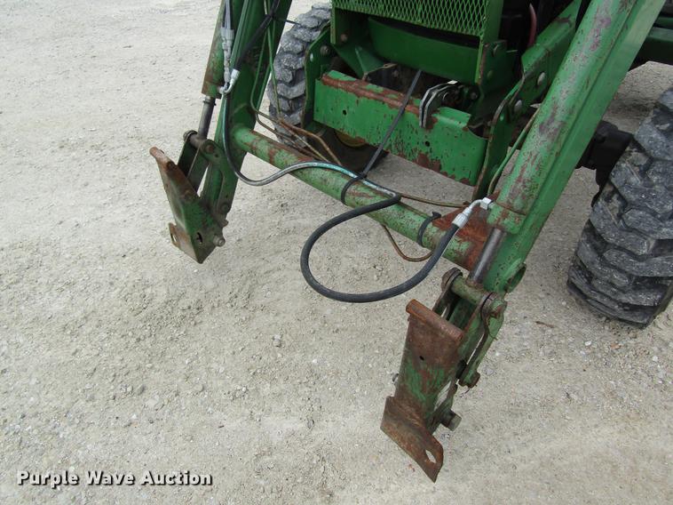 image for item DD8423 2000 John Deere 4600 tractor