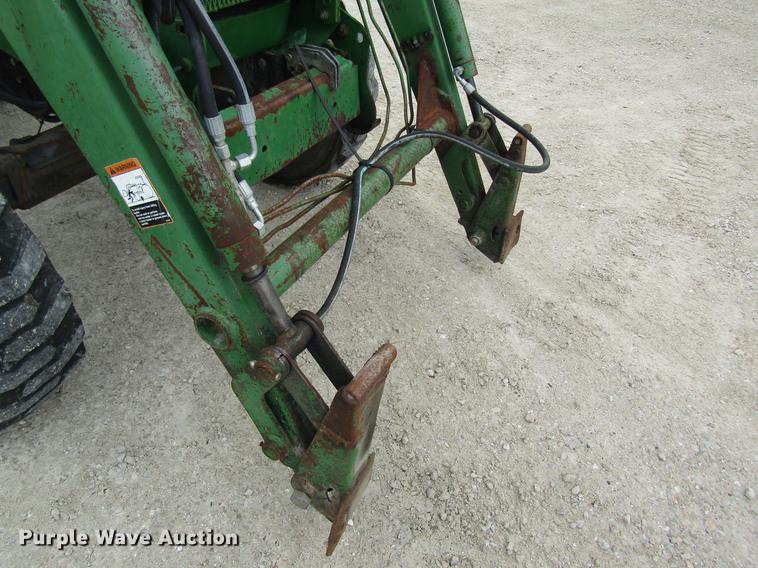 image for item DD8423 2000 John Deere 4600 tractor